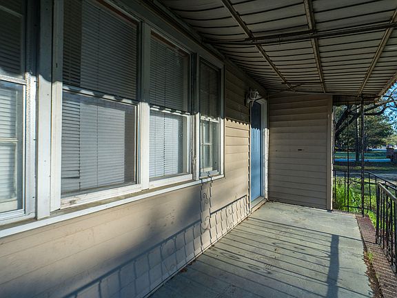 4th image of 1871 Kissingbower Road