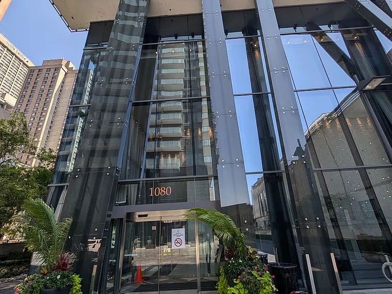1080 Bay St #907 — Photo 13