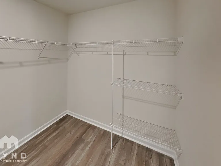 2331 Meadow Stream Dr — Photo 11
