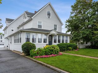 219 Lakeview Ave, Rockville Centre, NY 11570