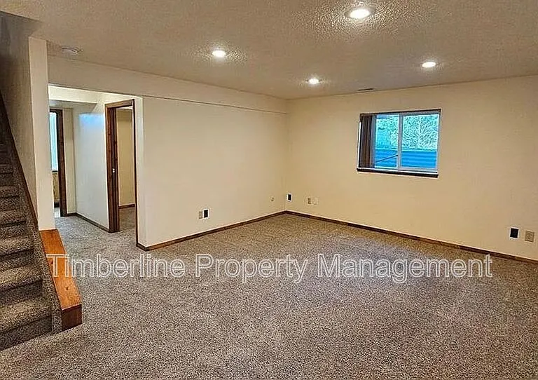 7045 Sproul Ln — Photo 11