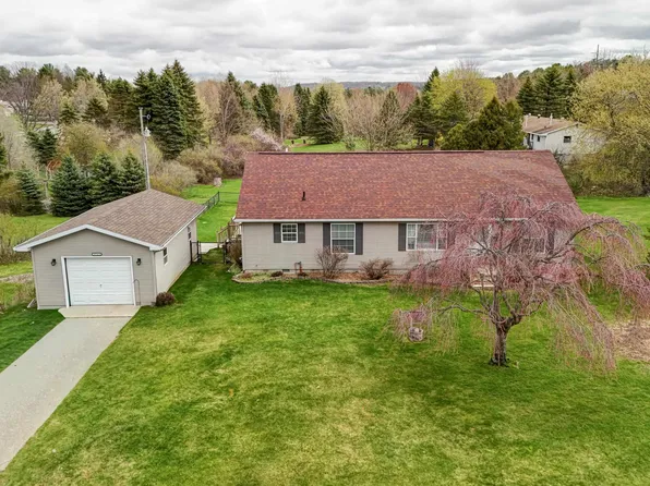 3765 Bunker Hill Rd, Williamsburg, MI 49690