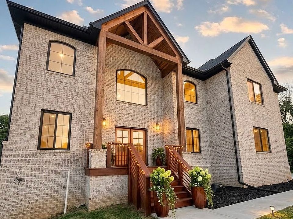 1st image of 4850 Pinecrest Ct