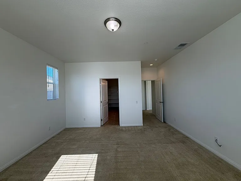 124 Deerbrush Ln — Photo 8