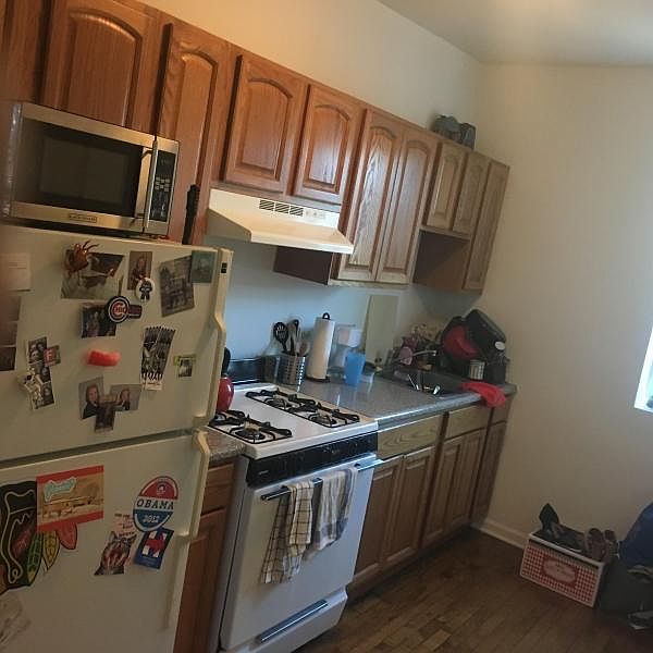 2nd image of 1752 W Belle Plaine Ave APT 2