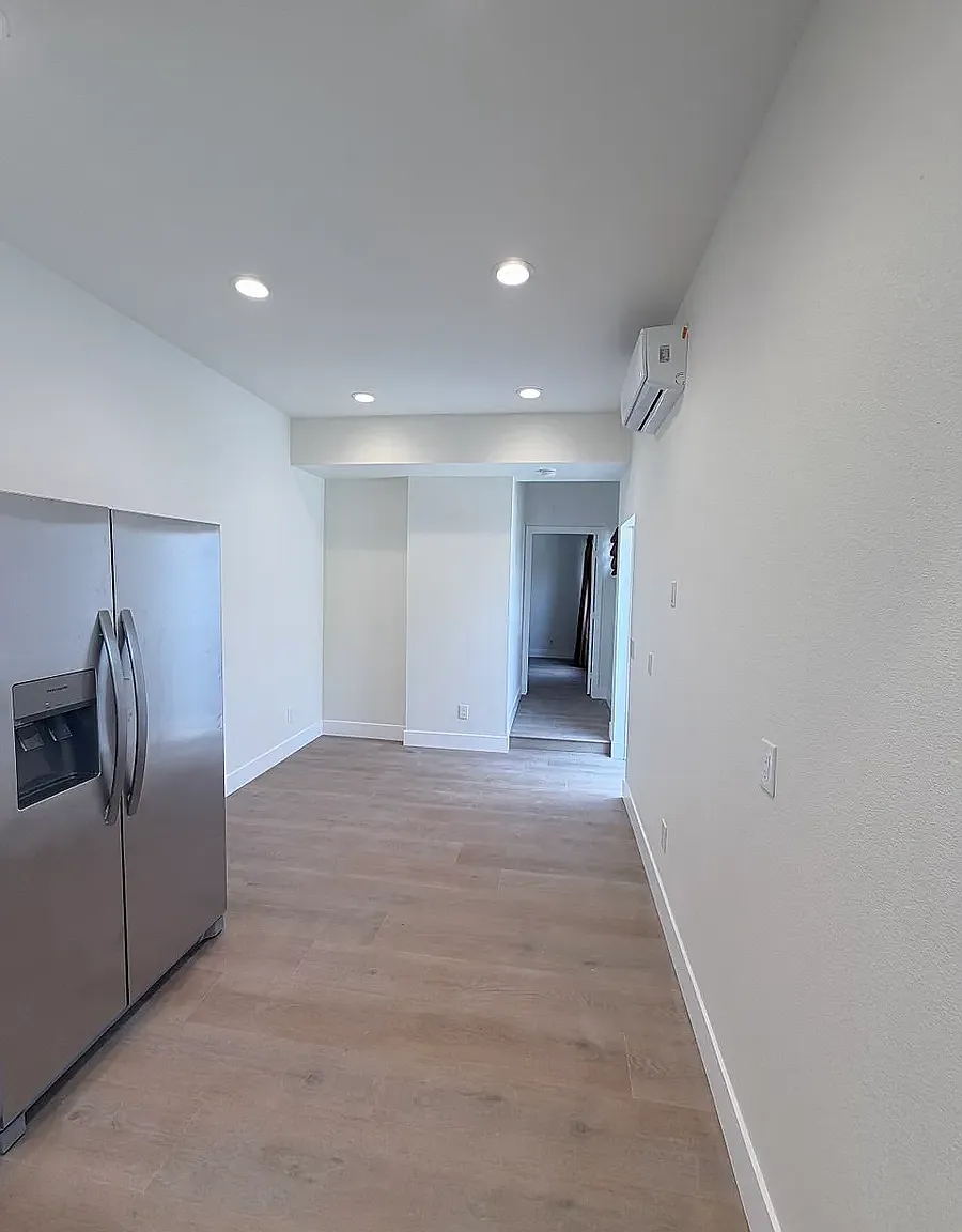 1 bed, 425 sqft, $2,299 — Photo 4