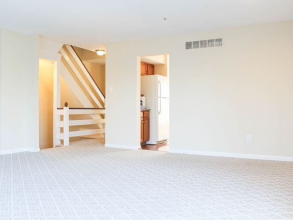 5th image of 1110 Cambria Ct