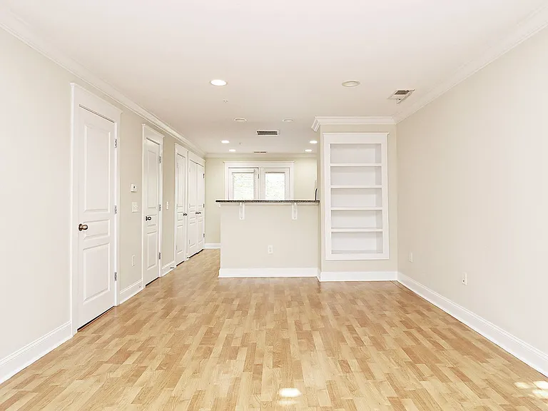 1850 Candlewood Ct #206 — Photo 2