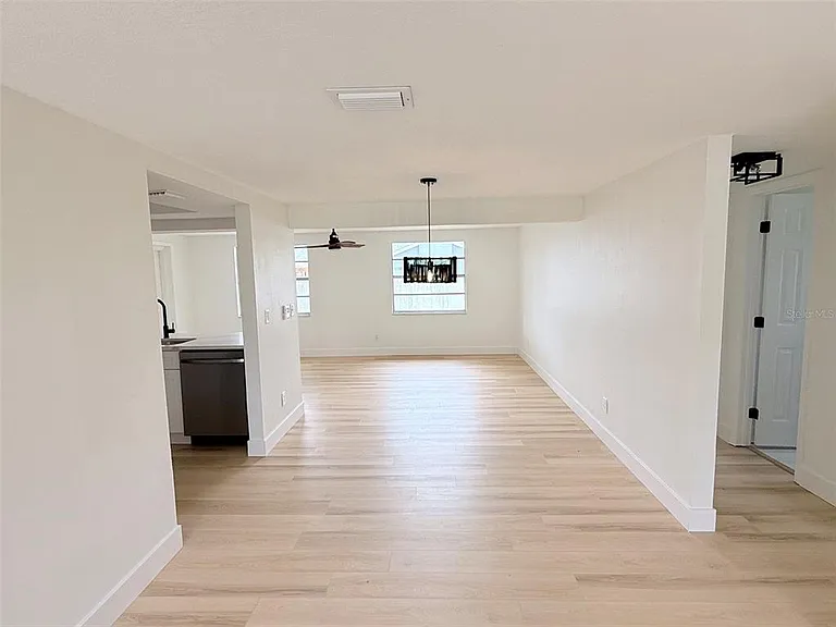 8512 Longboat Ln — Photo 6