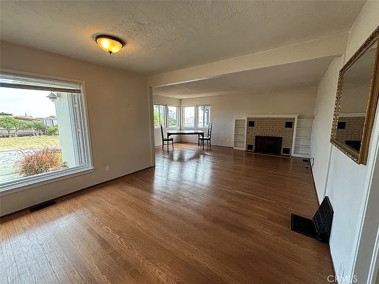 265 Chatham Ln — Photo 12