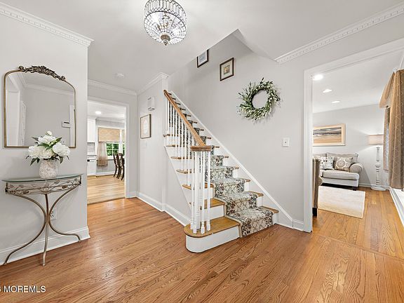 4th image of 18 Lefferts Court