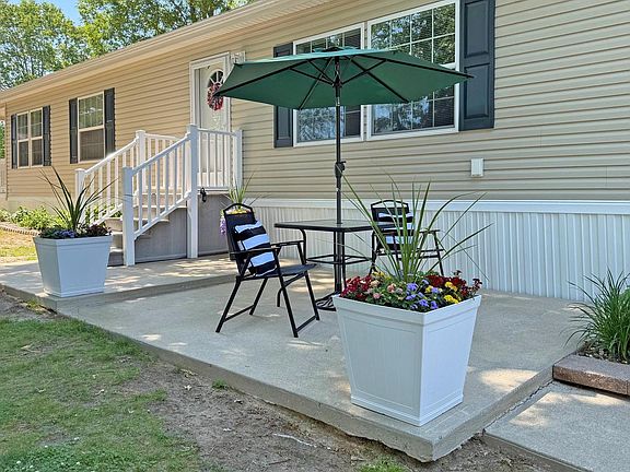 2nd image of 42 Branchwood Dr