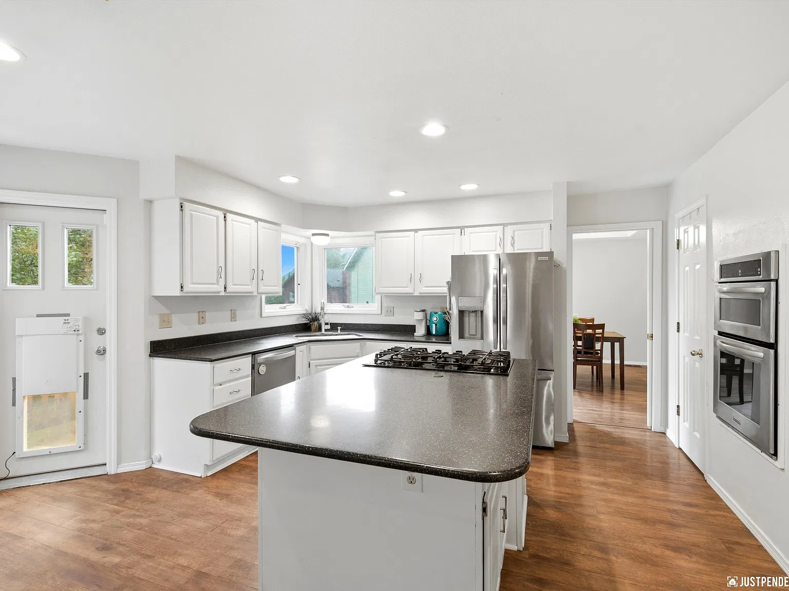 4 bed, 2323 sqft, $3,500 — Photo 3
