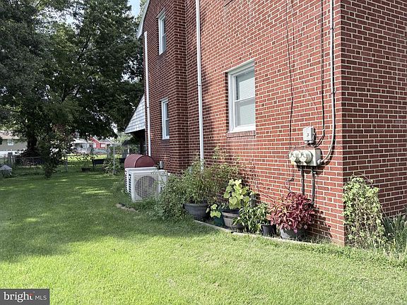 2nd image of 1106 Oak Ave