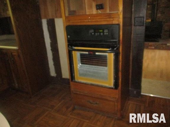 5th image of 2612 N Woodhaven Dr