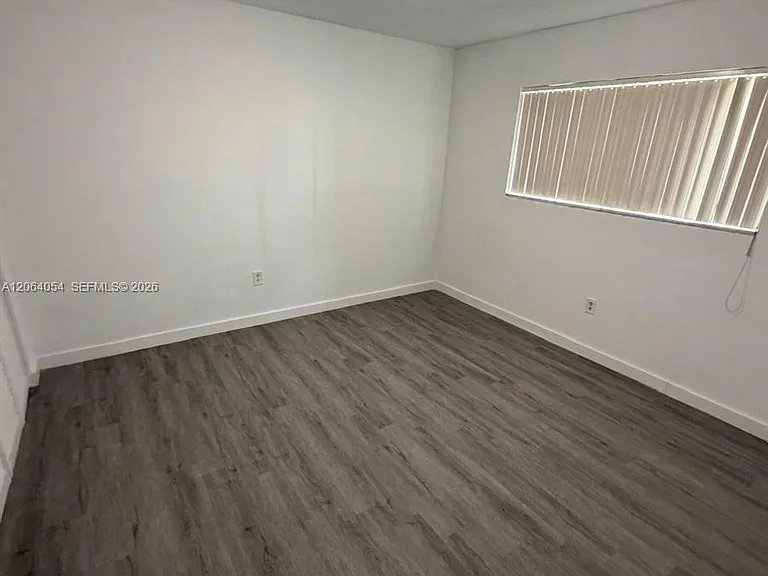 1501 W 42nd St #102 — Photo 2