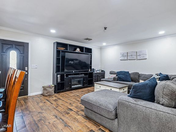 4th image of 2377 Barranca Dr