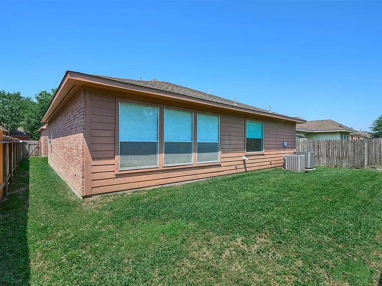 13714 Hillingdale Ln — Photo 33