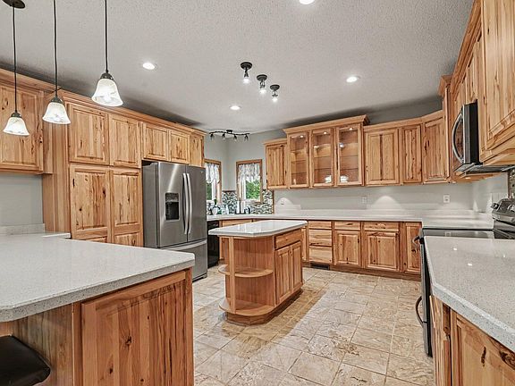 3rd image of 217 Prospect Ct