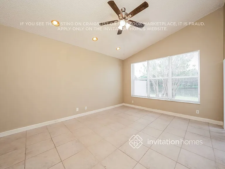 9496 Lago Dr — Photo 6
