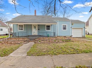 115 W South St, Nokomis, IL