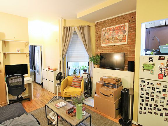 5th image of 726 Amsterdam Ave APT 2C