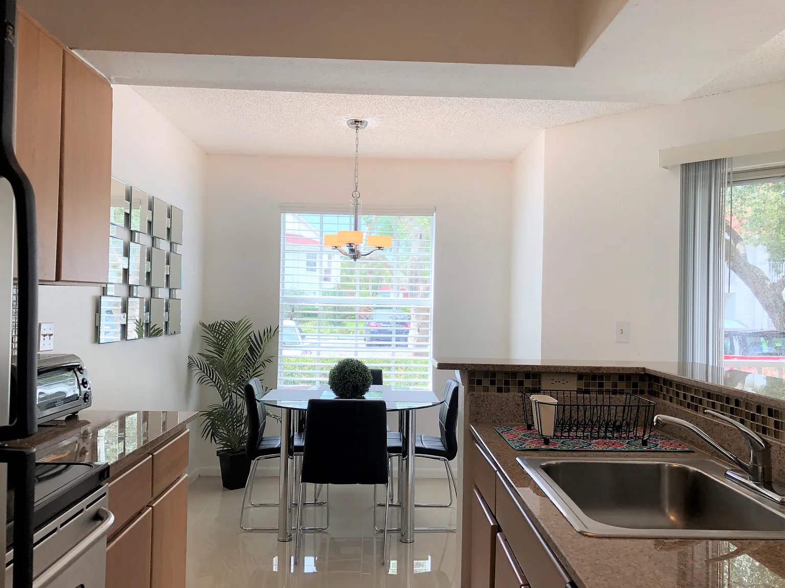 11582 Westwood Blvd — Photo 4