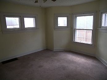 3rd image of 1738 Huffman Ave