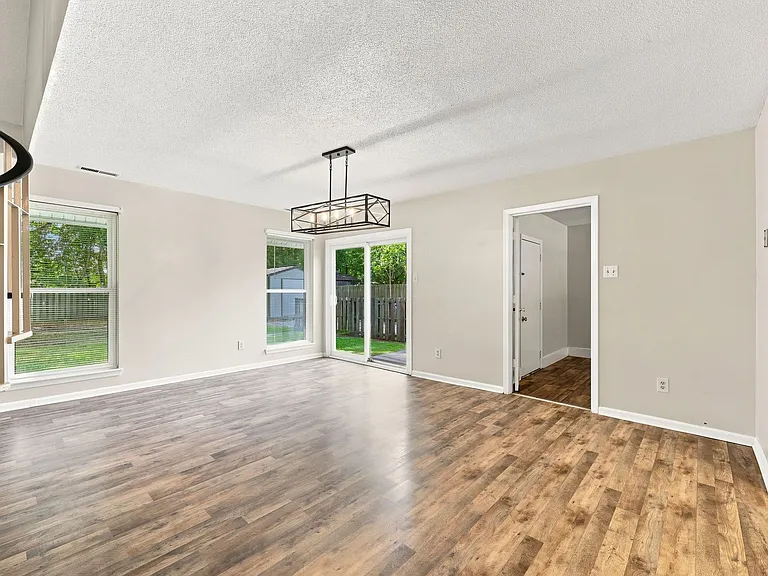 314 Linwood Dr — Photo 3
