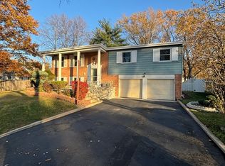 18745 Queens Rd, Homewood, IL 60430