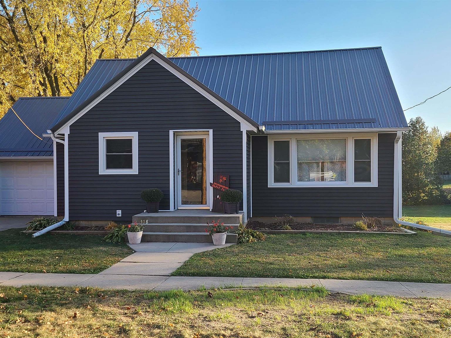 308 E Elm St, Strawberry Point, IA 52076 Zillow