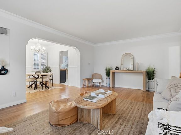 5th image of 3214 W 83rd St