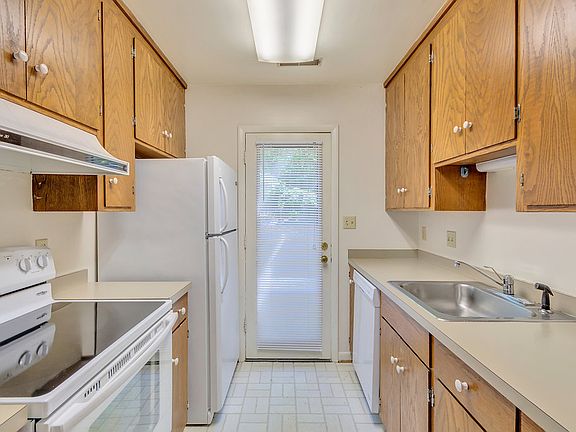 2nd image of 1543 Birnam Dr