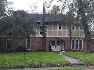 109 Banyan St, Lake Jackson, TX 77566