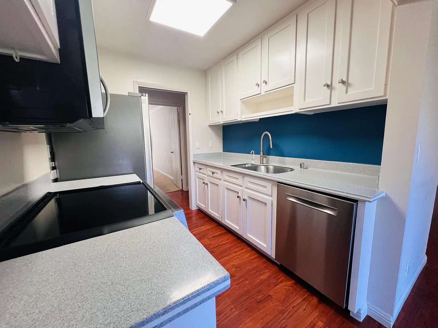 2 bed, 1083 sqft, $4,200 — Photo 2
