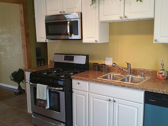5th image of 912 San Clemente Ave NW