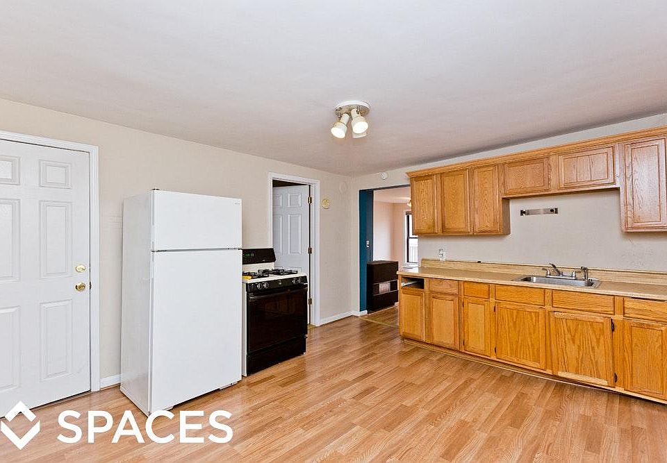 1st image of 1653 W Superior St #2FRONT