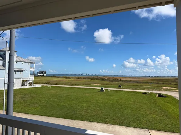 1627 Bay Pointe Dr, Galveston, TX 77554