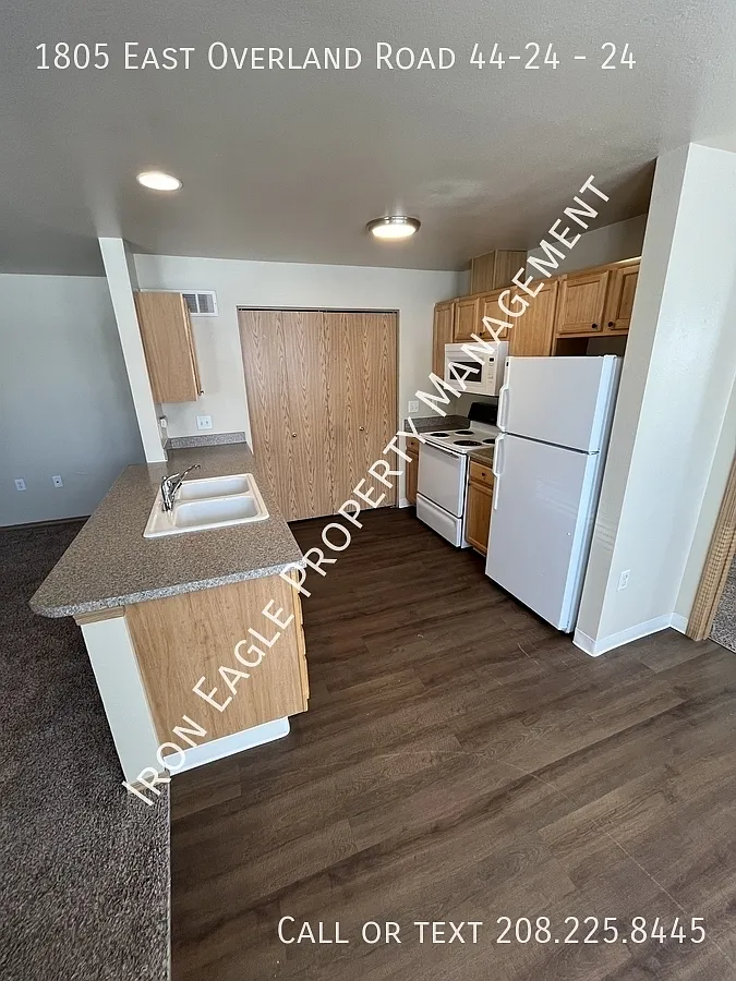 1805 E Overland Rd — Photo 3