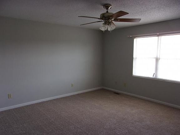 3rd image of 20 Lexington Ct #2