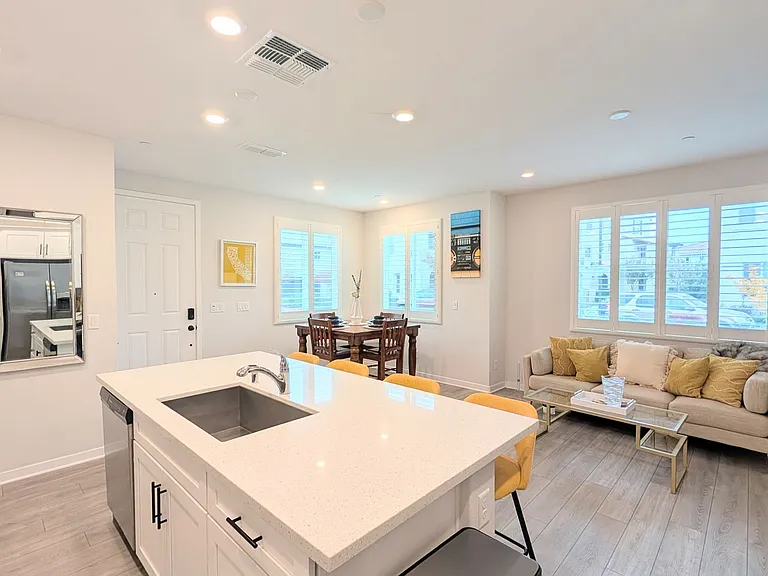 5301 E Commerce Way #67104 — Photo 10