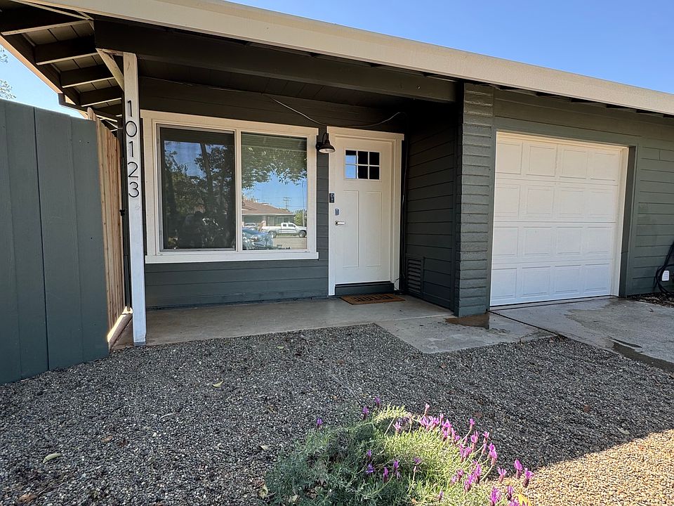 1st image of 10123 Crawford Way