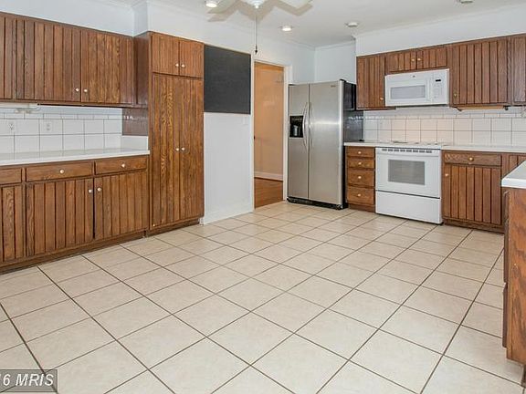 5th image of 680 Manning Ct
