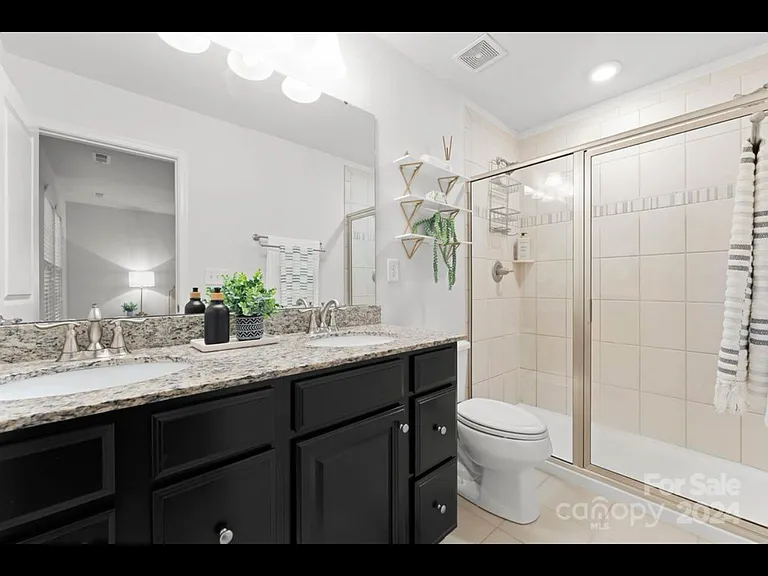 1233 Queen Lyon Ct — Photo 21