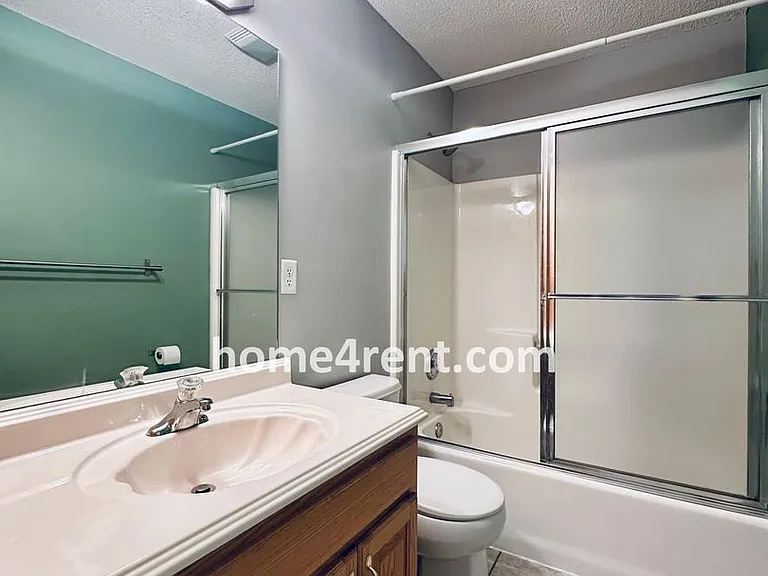 8601 England St — Photo 29
