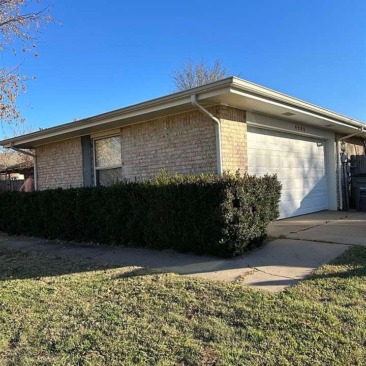 2nd image of 4505 NE Highlander Cir