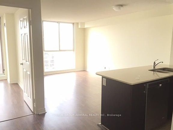 3rd image of 736 Bay St #402