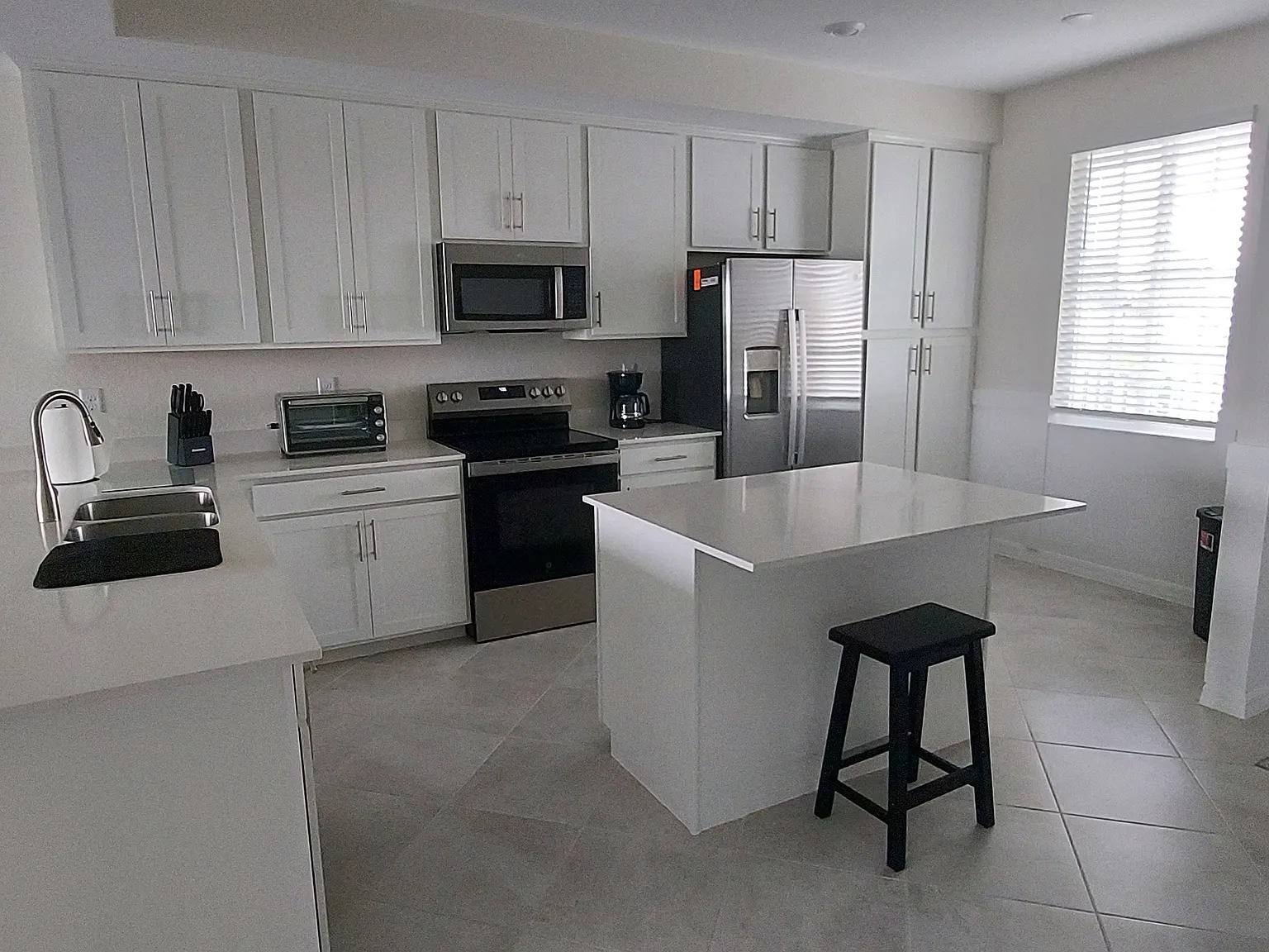 2 bed, 1120 sqft, $4,500 — Photo 4