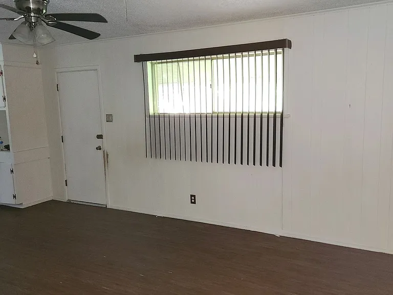 208 Southview Dr — Photo 9