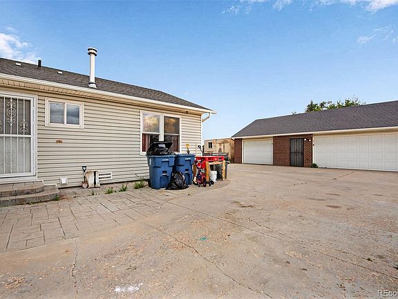 3rd image of 8090 Quebec Street